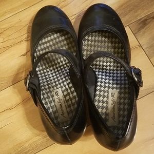 American Eagle black Mary Jane Heels